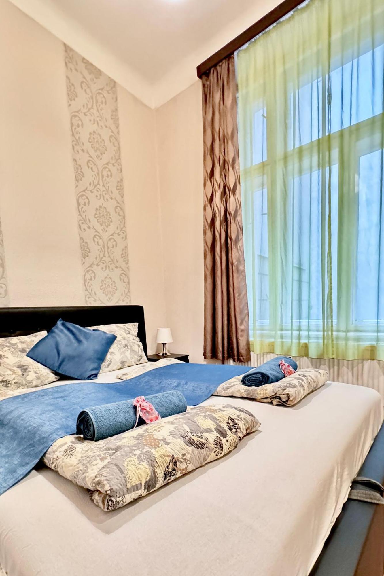Central Walk Fashionstreet Apartmnts บูดาเปสต์ ภายนอก รูปภาพ
